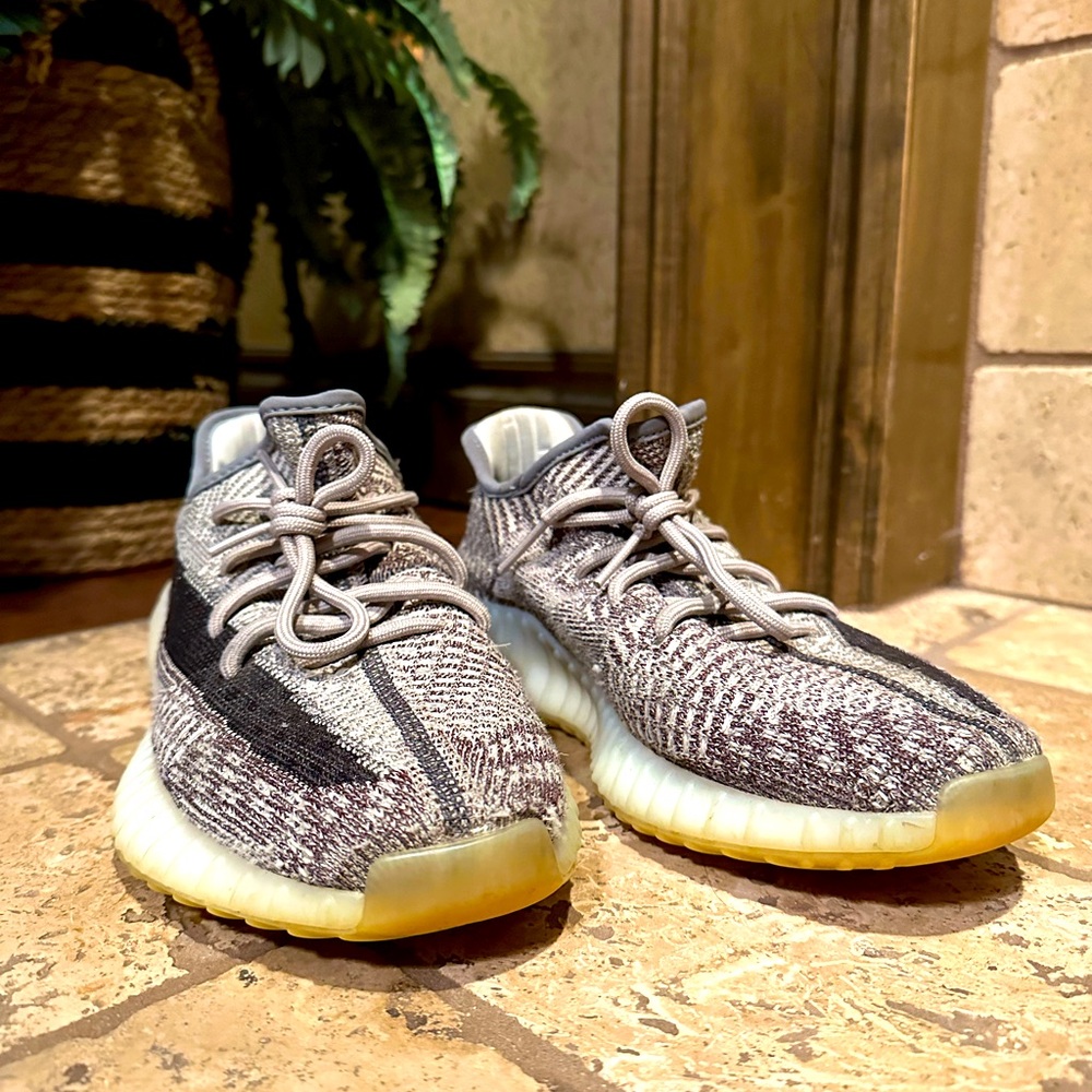 Size 7.5 Yeezy 350 Zyon